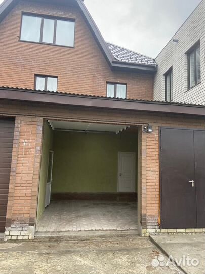 Номер в отеле с гаражом