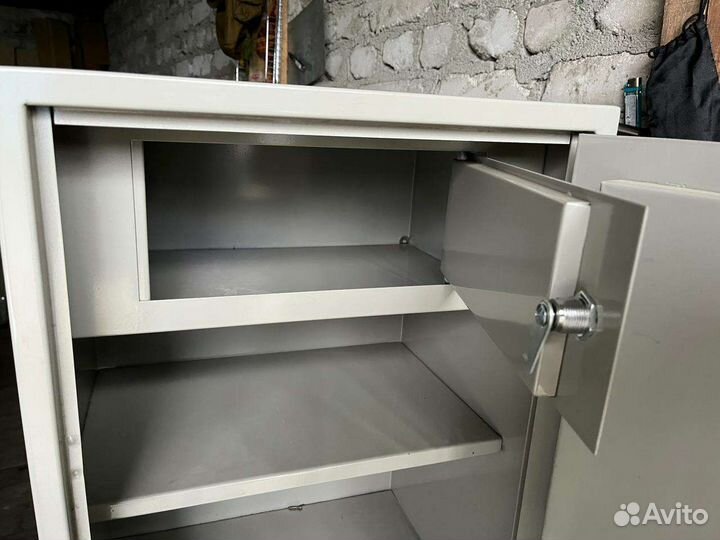 Шкаф металлический сейф