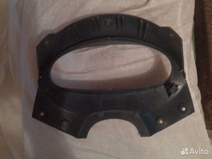 Пластик Сузуки авенис 150