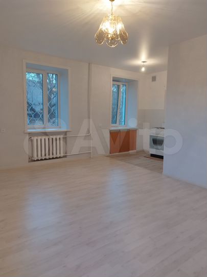 2-к. квартира, 42 м², 1/3 эт.