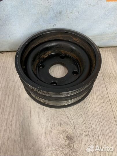 Шкив водяного насоса помпы Geely MK cross