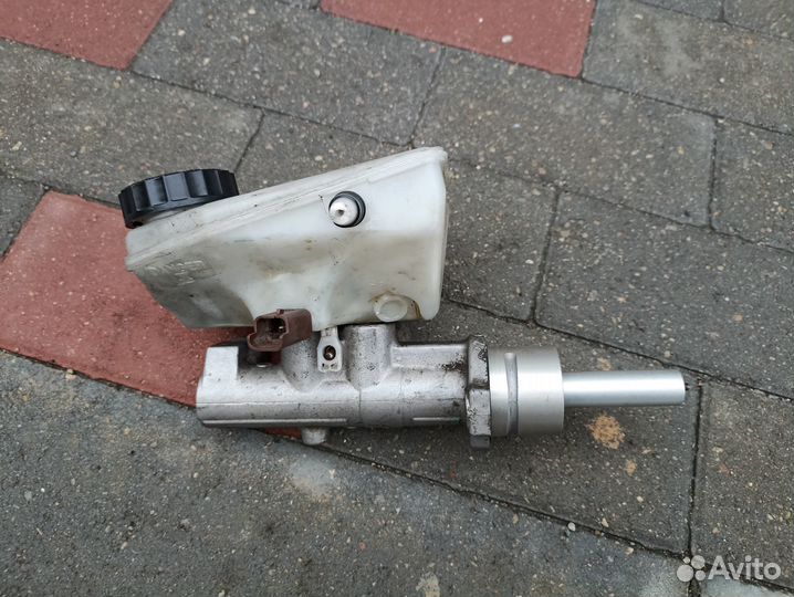 Главный тормозной цилиндр Пежо 807