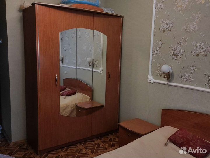 Продам спальный гарнитур
