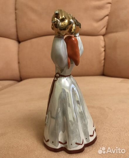 Статуэтка девушка со снопом Дулево