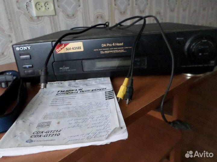 Видеомагнитофон 