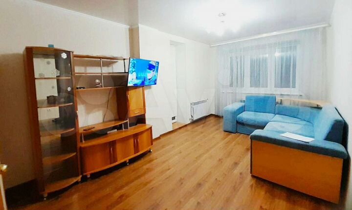 2-к. квартира, 60 м², 1/18 эт.