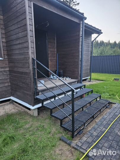 Уличная лестница крыльцо