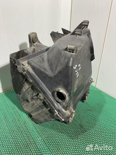 Корпус воздушного фильтра Audi A6 C5 2.4