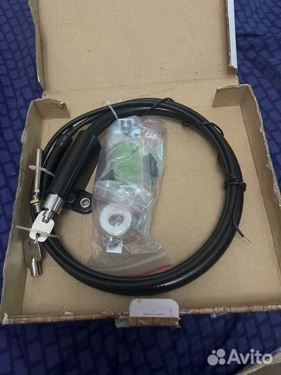 Механический блокиратор капота