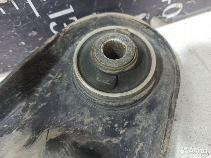 Рычаг передний левый нижний