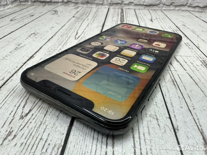 iPhone X, 64 ГБ