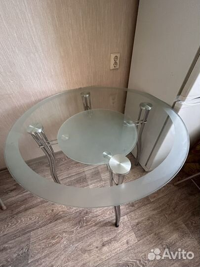 Кухонный стол