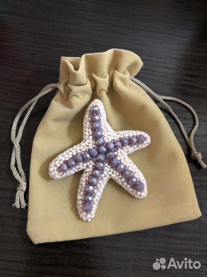 Брошь из бисера ручной работы