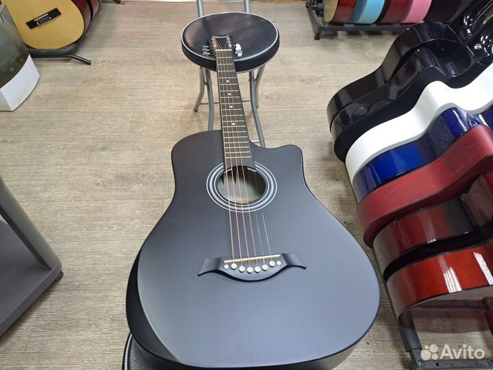 Гитара акустическая чёрная матовая