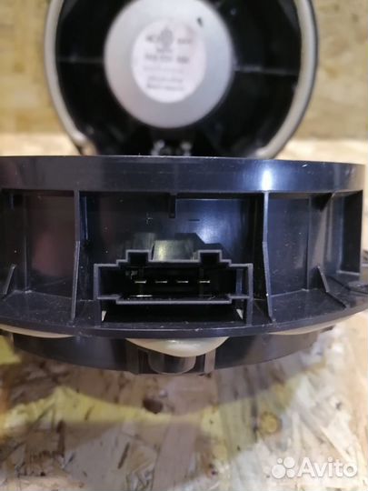 Динамик в дверь Volkswagen Golf 6