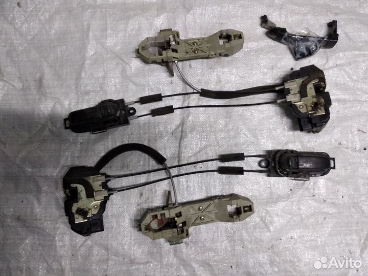 Замок Nissan Kube