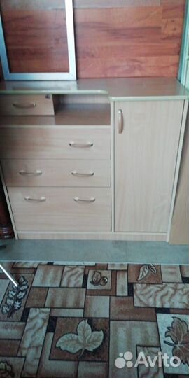 Тумбы прикроватные, комод