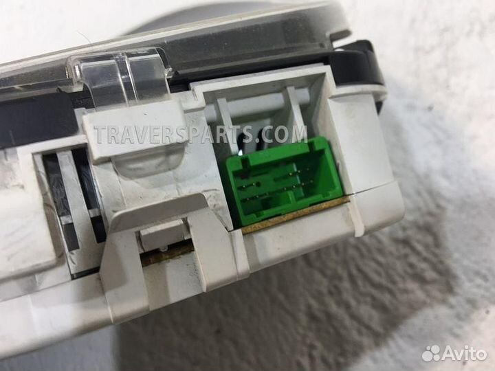 Панель приборов Субару