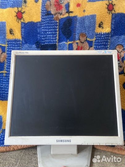 Монитор Samsung syncMaster 710n