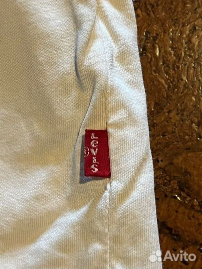 Футболка levis