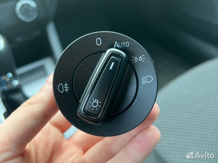 Переключатель света фар Octavia A7 с режимом Auto