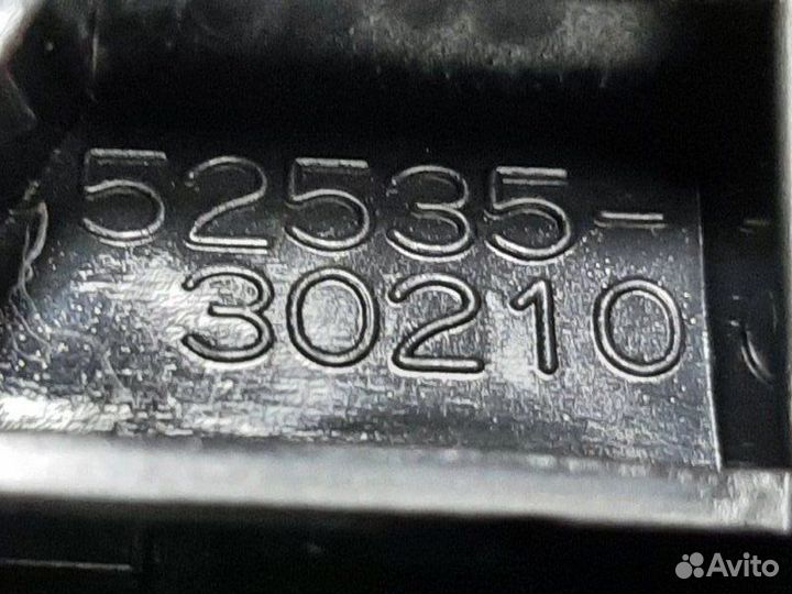 Кронштейн бампера прав. перед. Lexus GS300