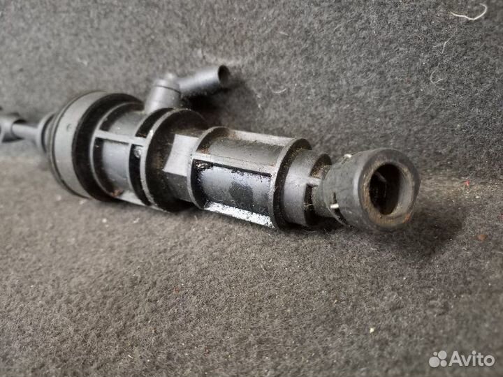 Главный цилиндр сцепления Mitsubishi Lancer 10