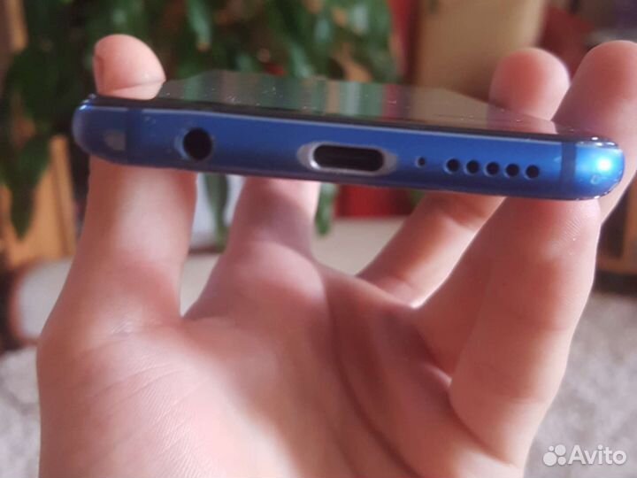 Телефон honor 10