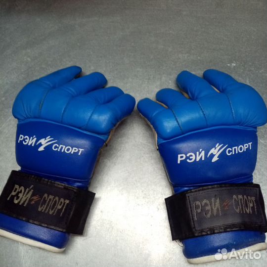 Боксерские перчатки