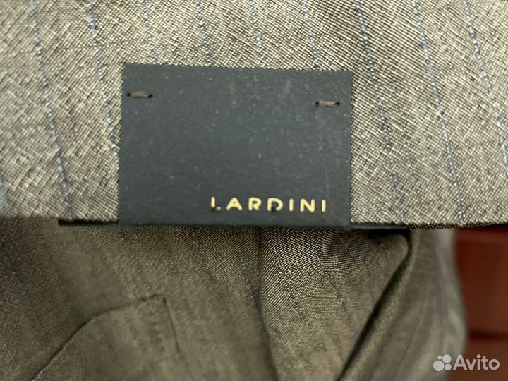 Премиальный костюм Lardini