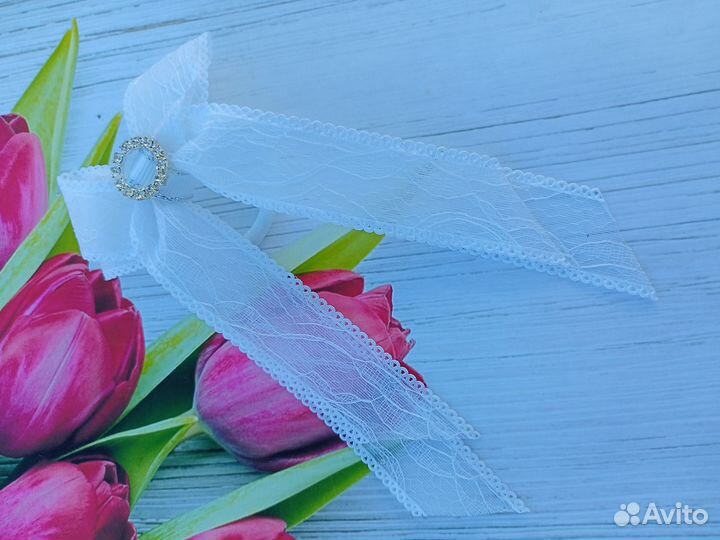 Белые школьные банты