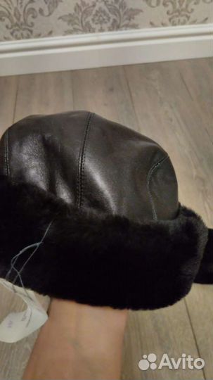 Женская меховая шапка и воротник из овчинки