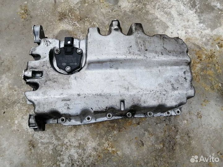 Поддон двигателя Тигуан Пассат Б6 Б7 03G103603AB