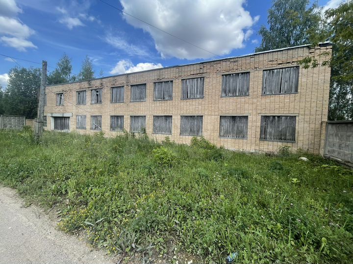 Здание, 727.4 м² и склад 500 м² с жд тупиком