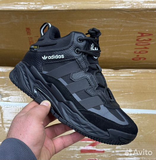 Кроссовки оптом