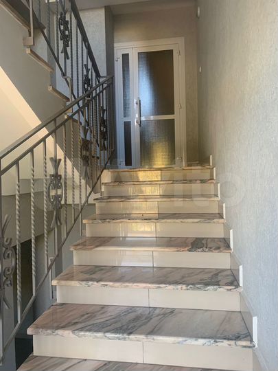 4-к. квартира, 142 м², 3/7 эт.