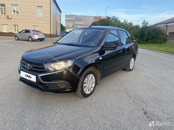 LADA Granta 1.6 МТ, 2019, 200 000 км