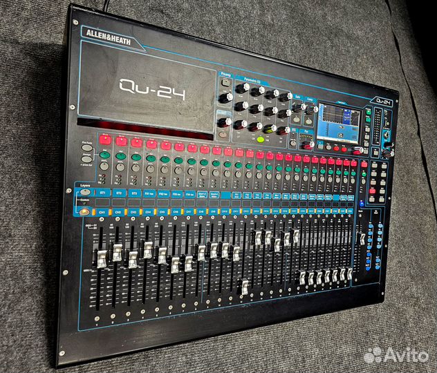 Цифровой микшерный пульт Allen & Heath QU 24
