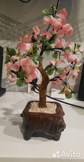 Исскуственный цветок в горшке