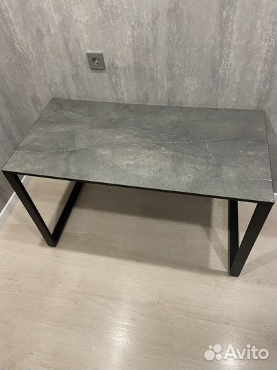 Письменный стол