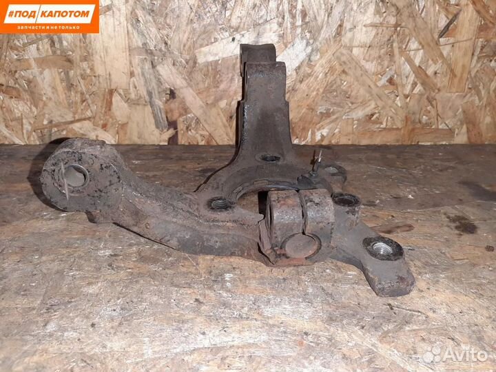 Кулак передний левый Opel Astra H (2004 - 2007)