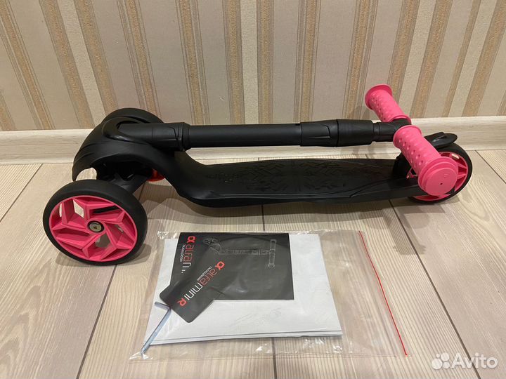 Самокат детский новый