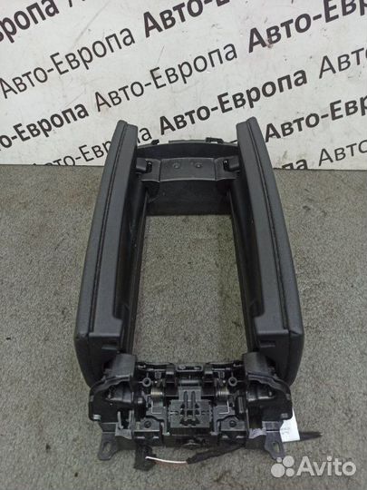 Крышка подлокотника Mercedes-Benz Cla 118 2020