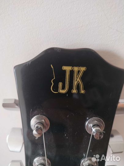 Электрогитара