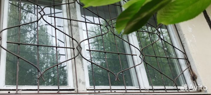 Решетки оконные бу