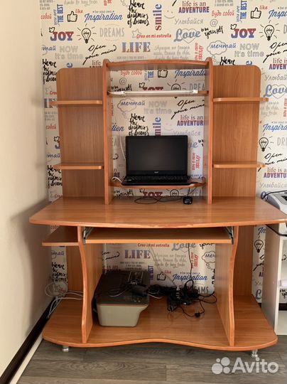 Компьютерный стол