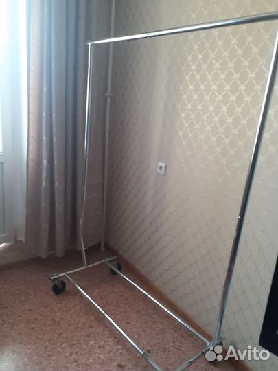 Стойка для одежды