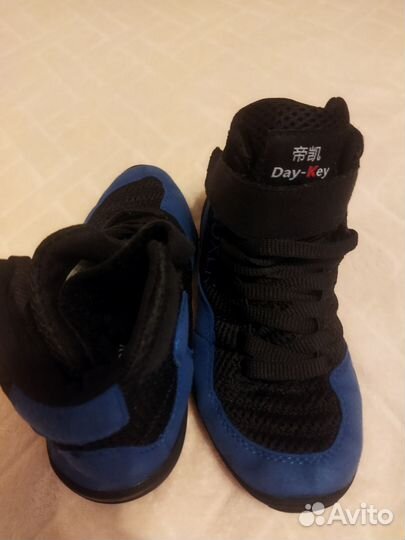 Кроссовки, борцовки для занятий боксом