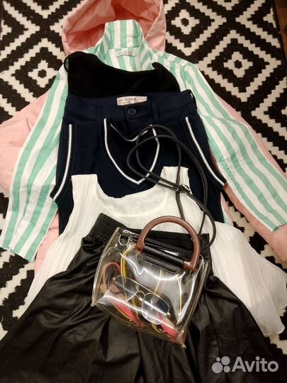 Одежда школьная и другая пакетом 130-140 рост