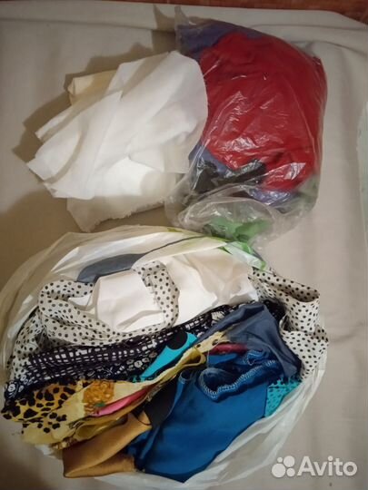 Шесть пакетов лоскута для рукоделия и творчества